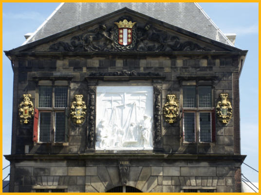 Front of Waag