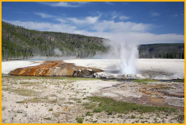 Iron Spring Creek & Cliff Geyser