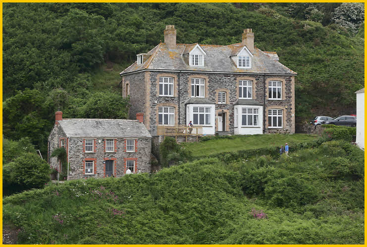 Doc Martins TV House