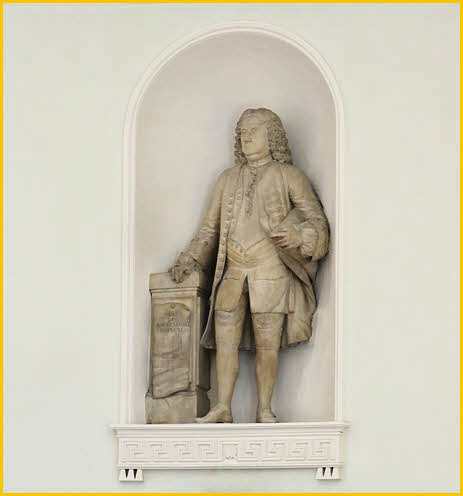 Beau Nash Statue in Pump Room