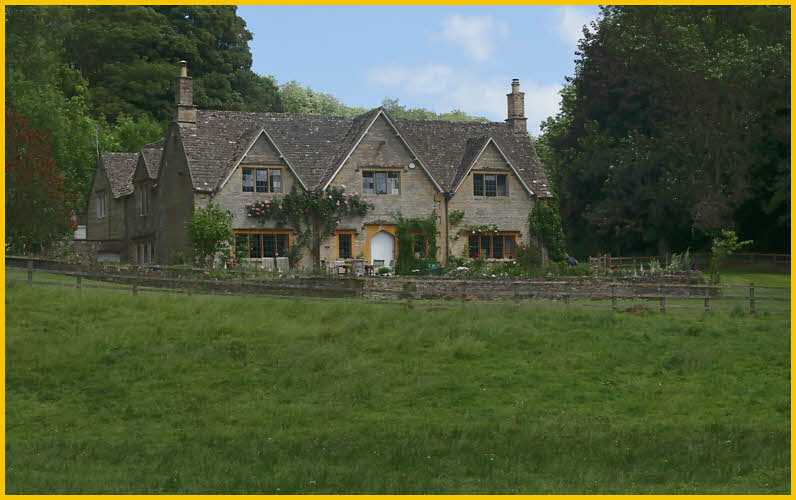 House on Cotswold Walk