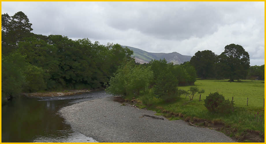 Walk around Derwant Water