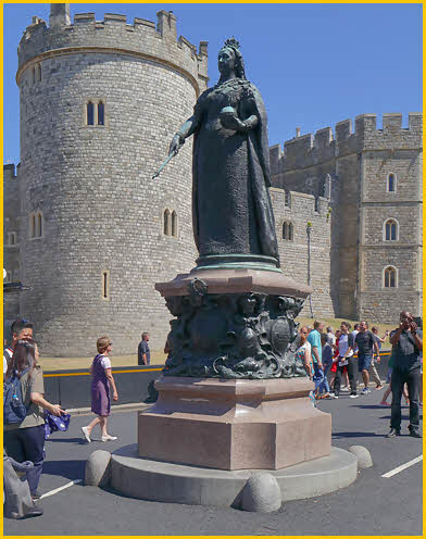 Queen Victoria Statue