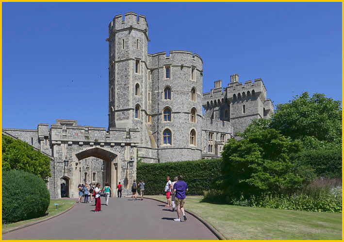 Entrance Gate and Edward III Tower