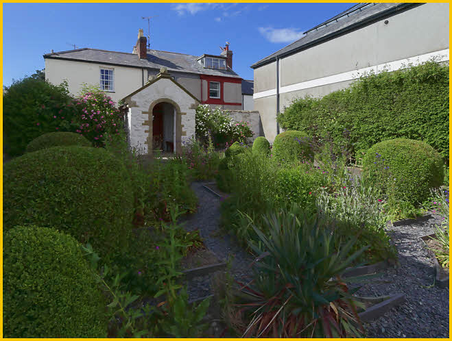 Upper Courtyard Garden